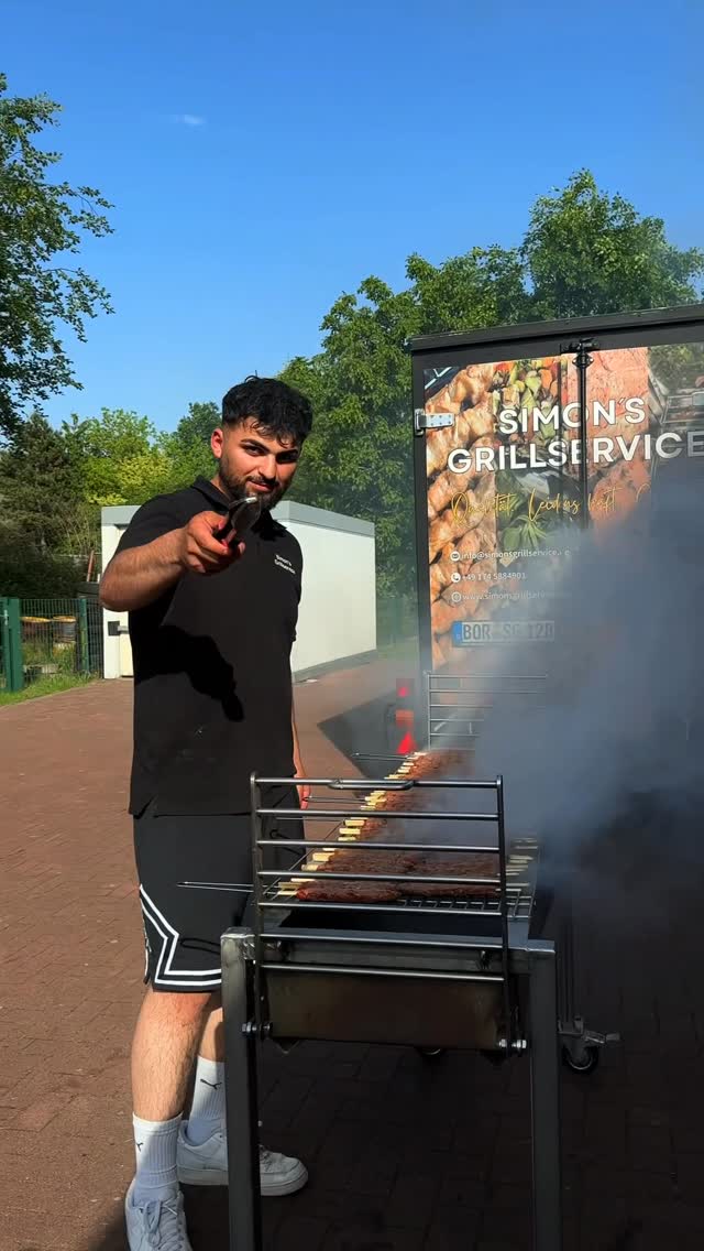Grillgenuss am Kronensee 🌞 Gutes Essen, entspannte Atmosphäre und der perfekte Blick aufs Wasser. Genau das erwartet euch am…